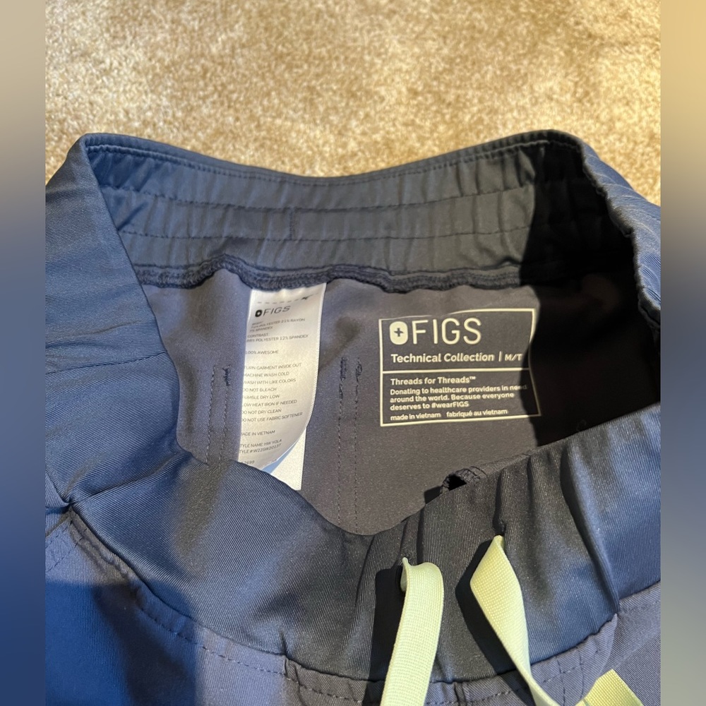 Figs Scrub Set - Picture 5 of 5